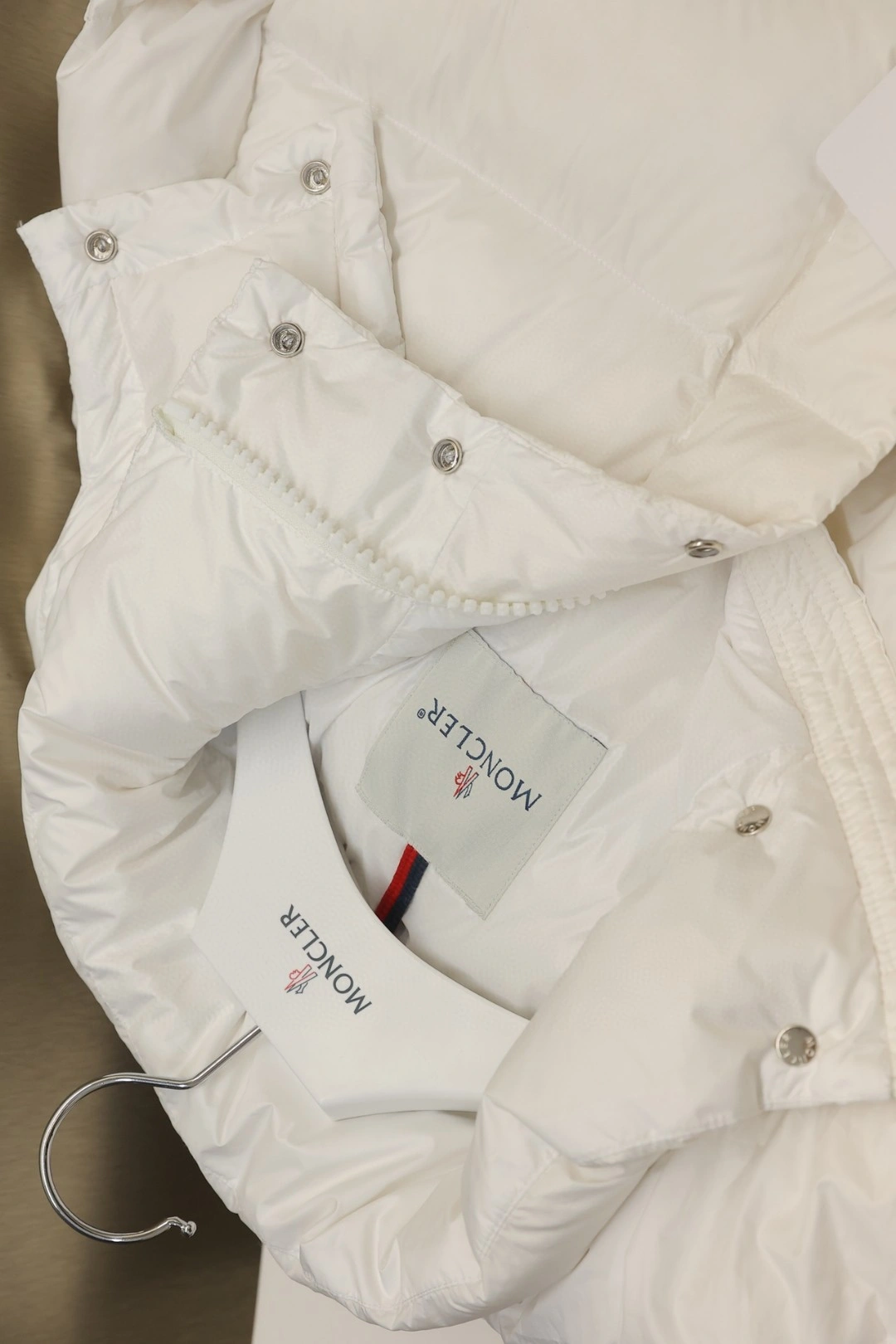 Moncler Down Jackets Modern 145929