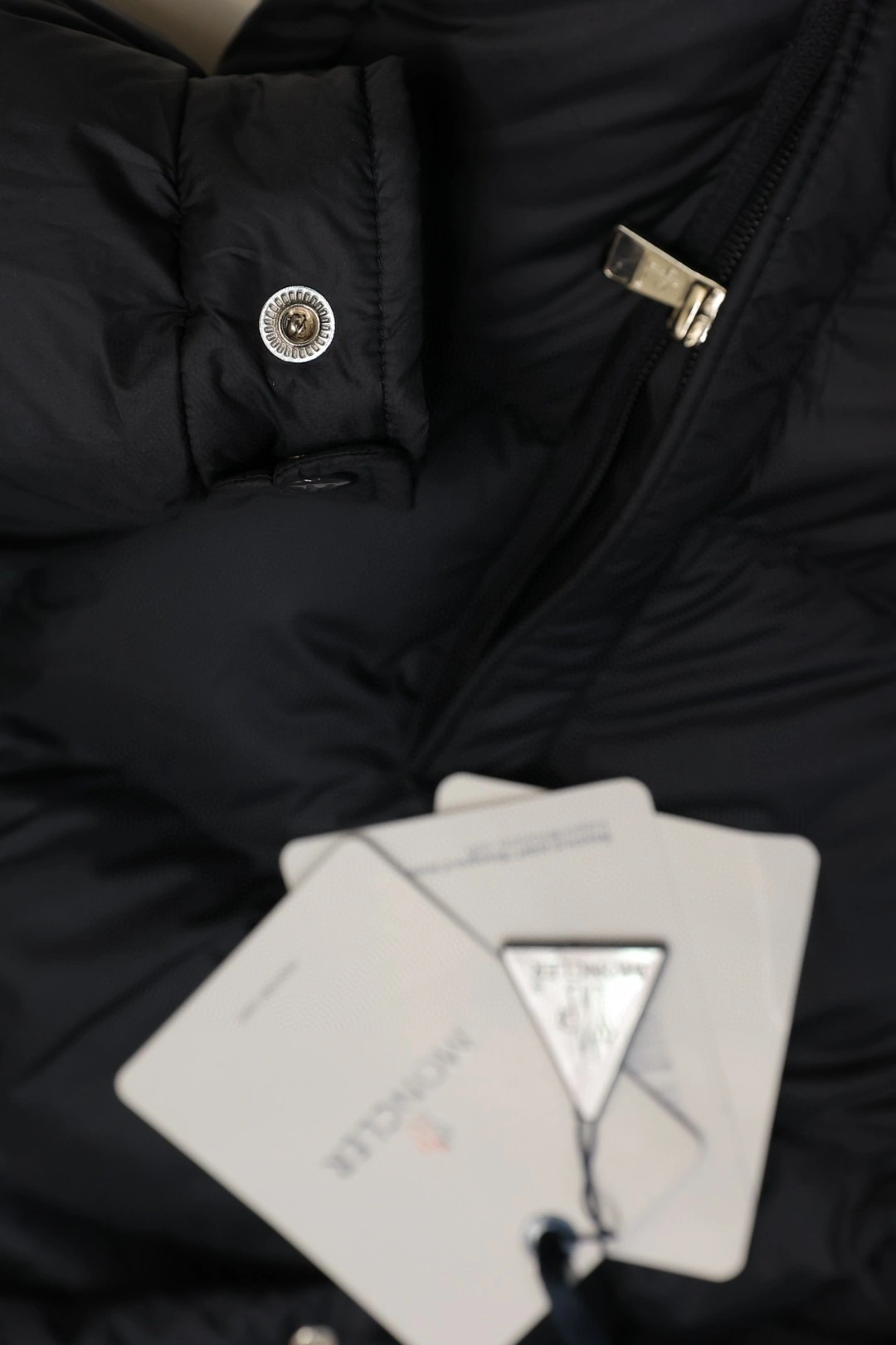 Moncler Down Jackets EyeCatching 145913