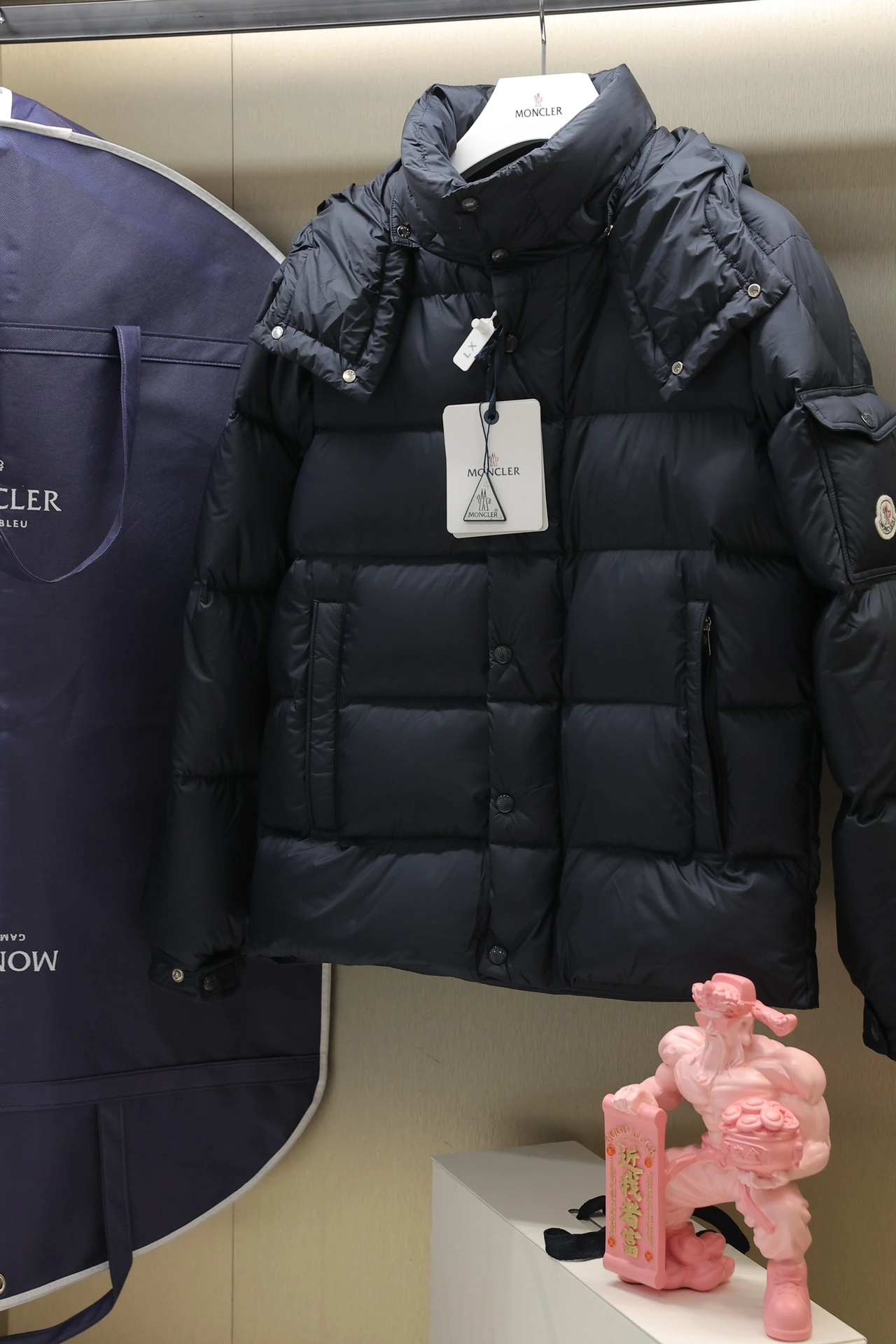 Moncler Down Jackets EyeCatching 145913