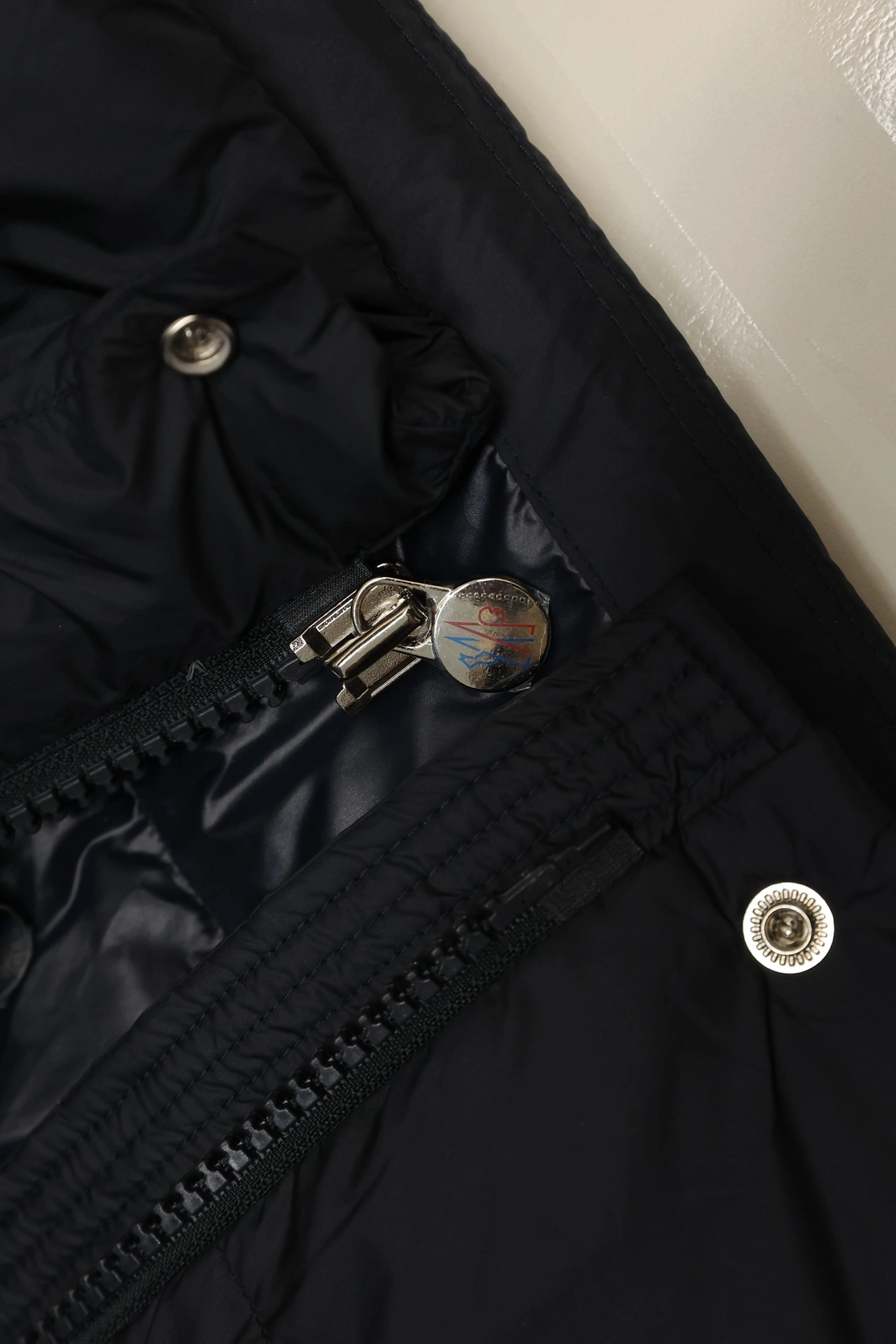 Moncler Down Jackets EyeCatching 145913