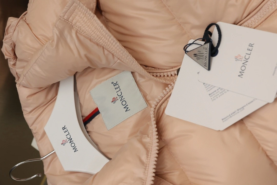 Moncler Down Jackets WrinkleFree 145927