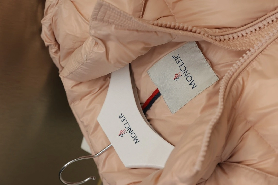 Moncler Down Jackets WrinkleFree 145927