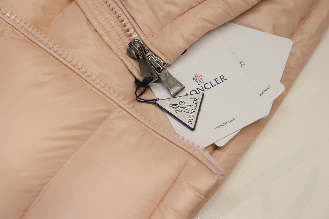 Moncler Down Jackets WrinkleFree 145927