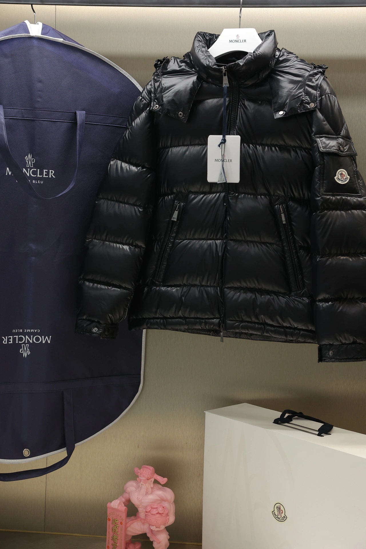 Casual Moncler Down Jackets 145914