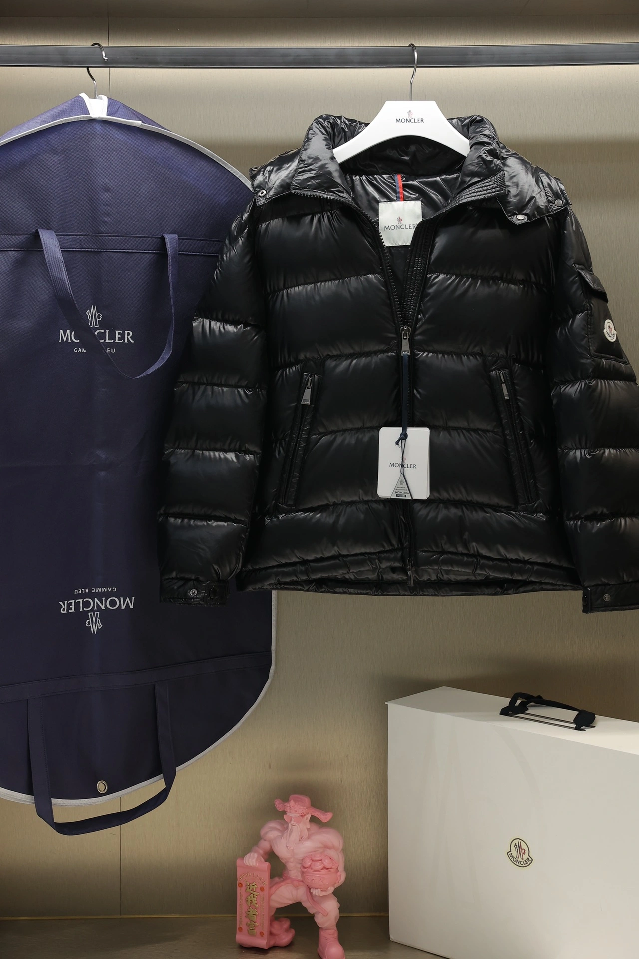 Casual Moncler Down Jackets 145914