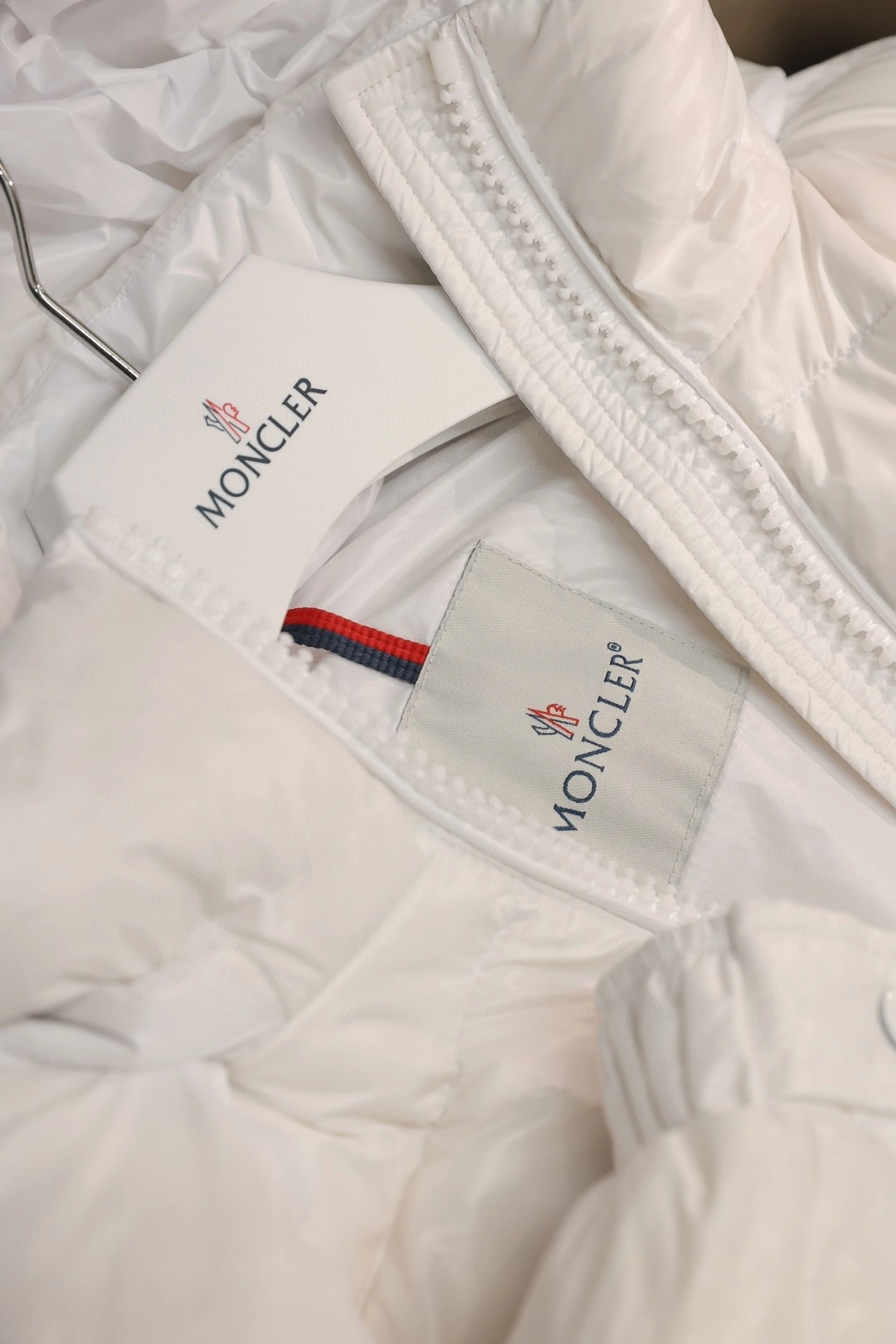 Resilient Moncler Down Jackets 145930