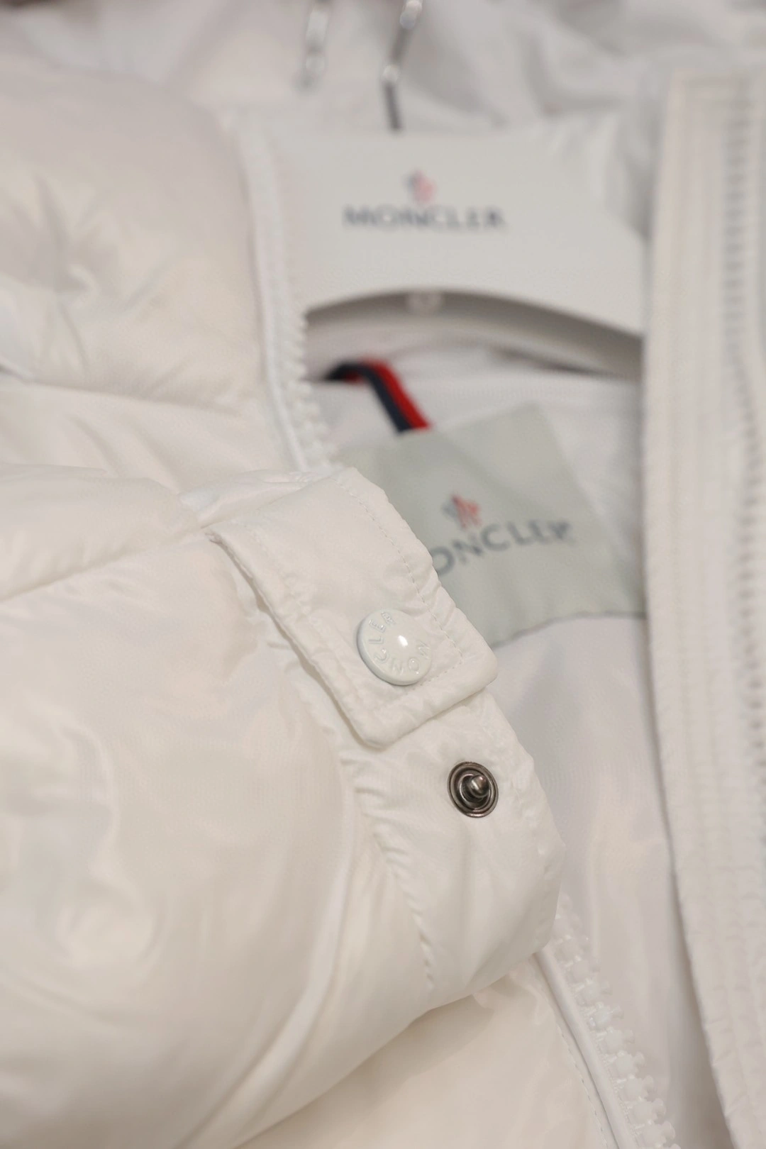 Resilient Moncler Down Jackets 145930