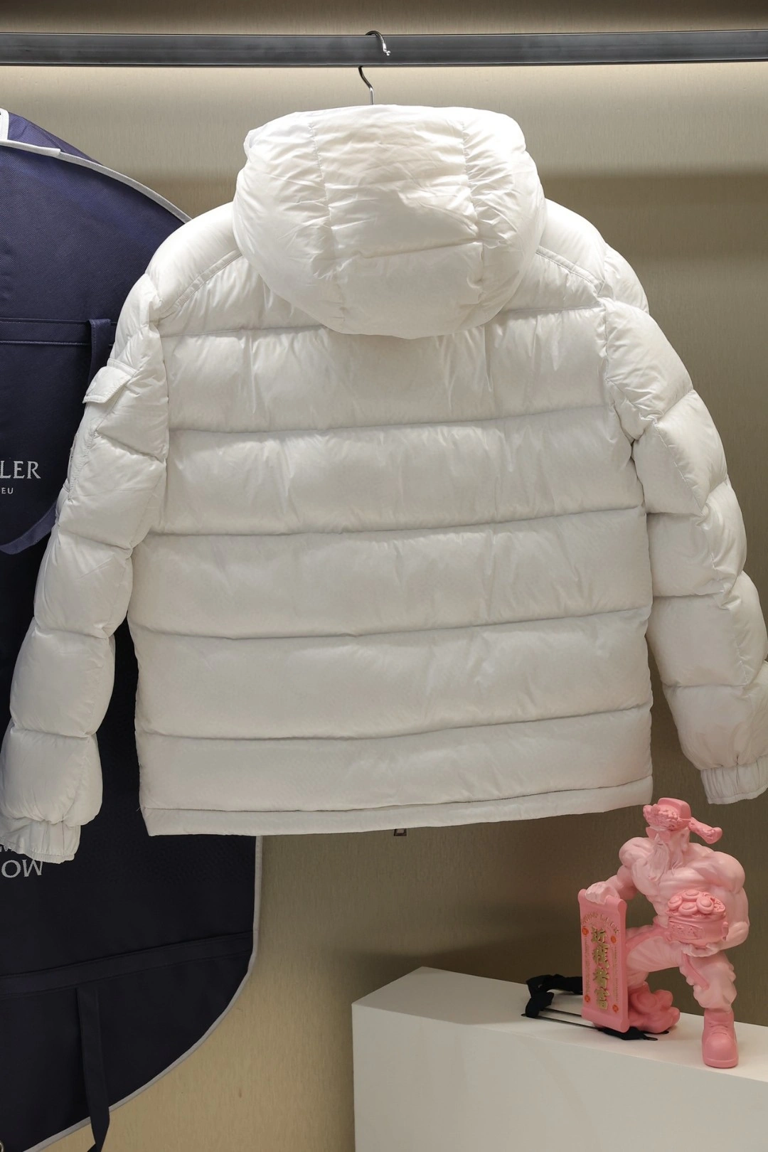 Resilient Moncler Down Jackets 145930