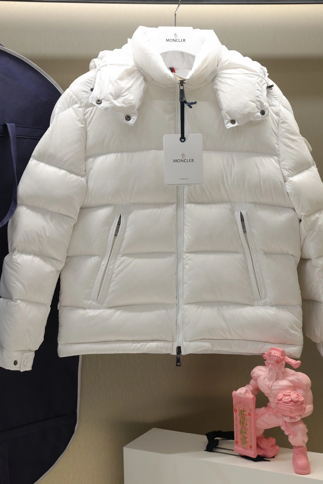 Resilient Moncler Down Jackets 145930
