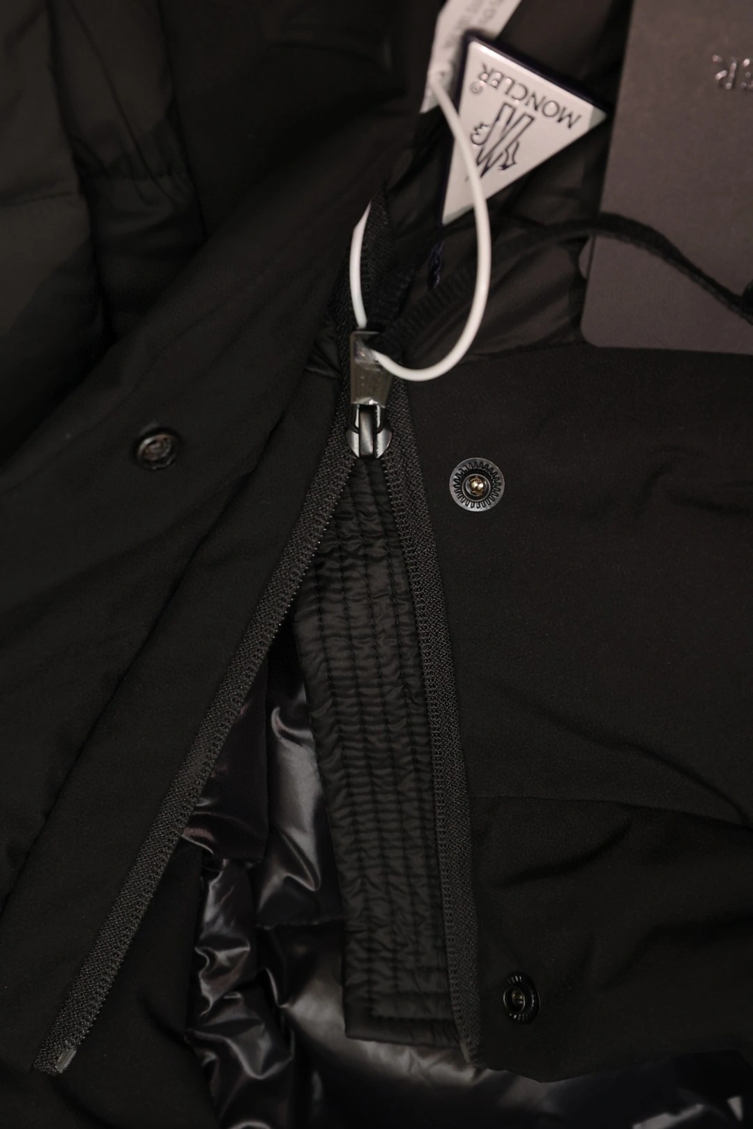 Moncler Down Jackets UrbanStyle 145928