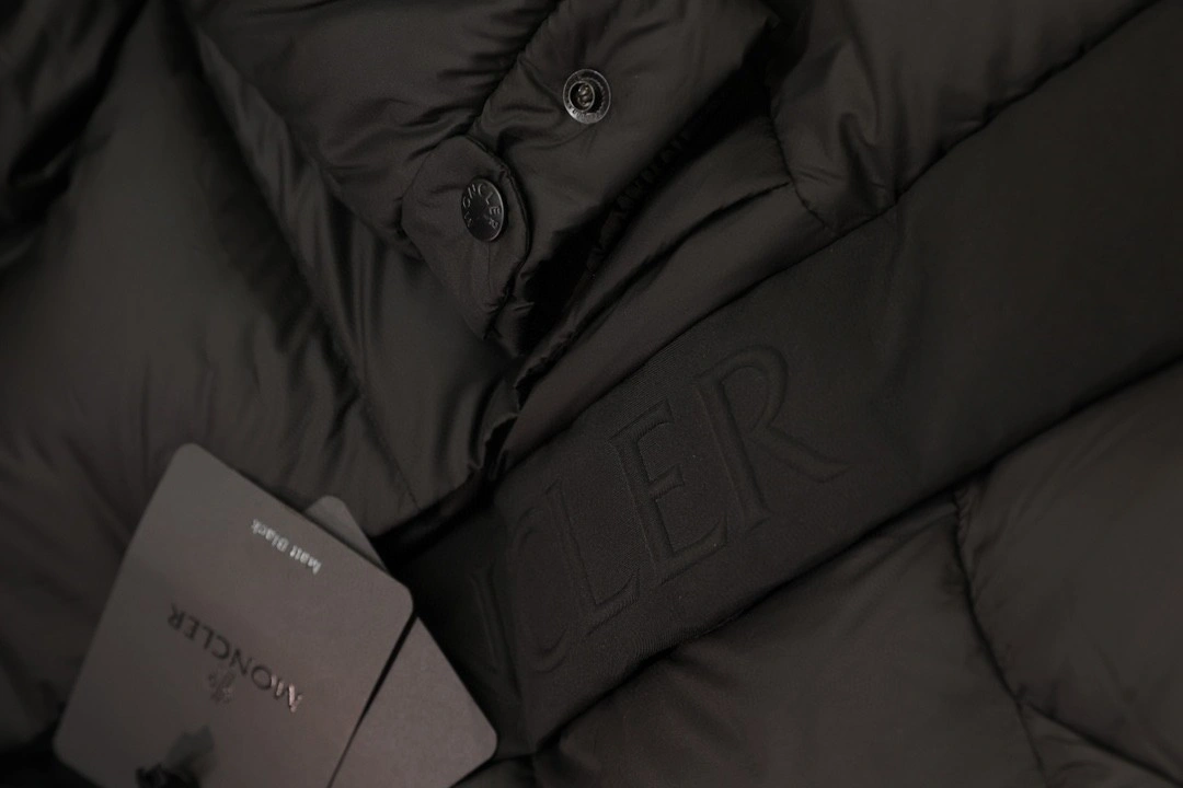 Moncler Down Jackets UrbanStyle 145928