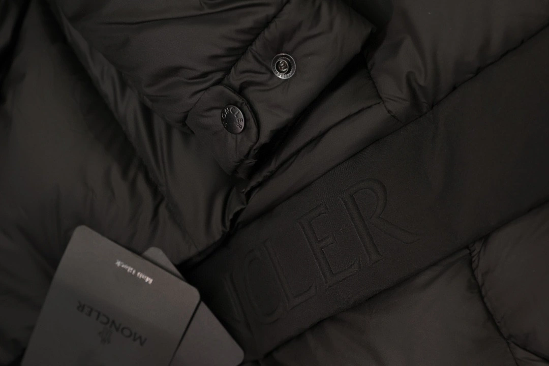 Moncler Down Jackets UrbanStyle 145928