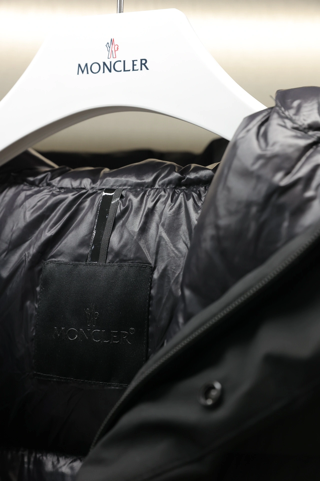 Moncler Down Jackets UrbanStyle 145928