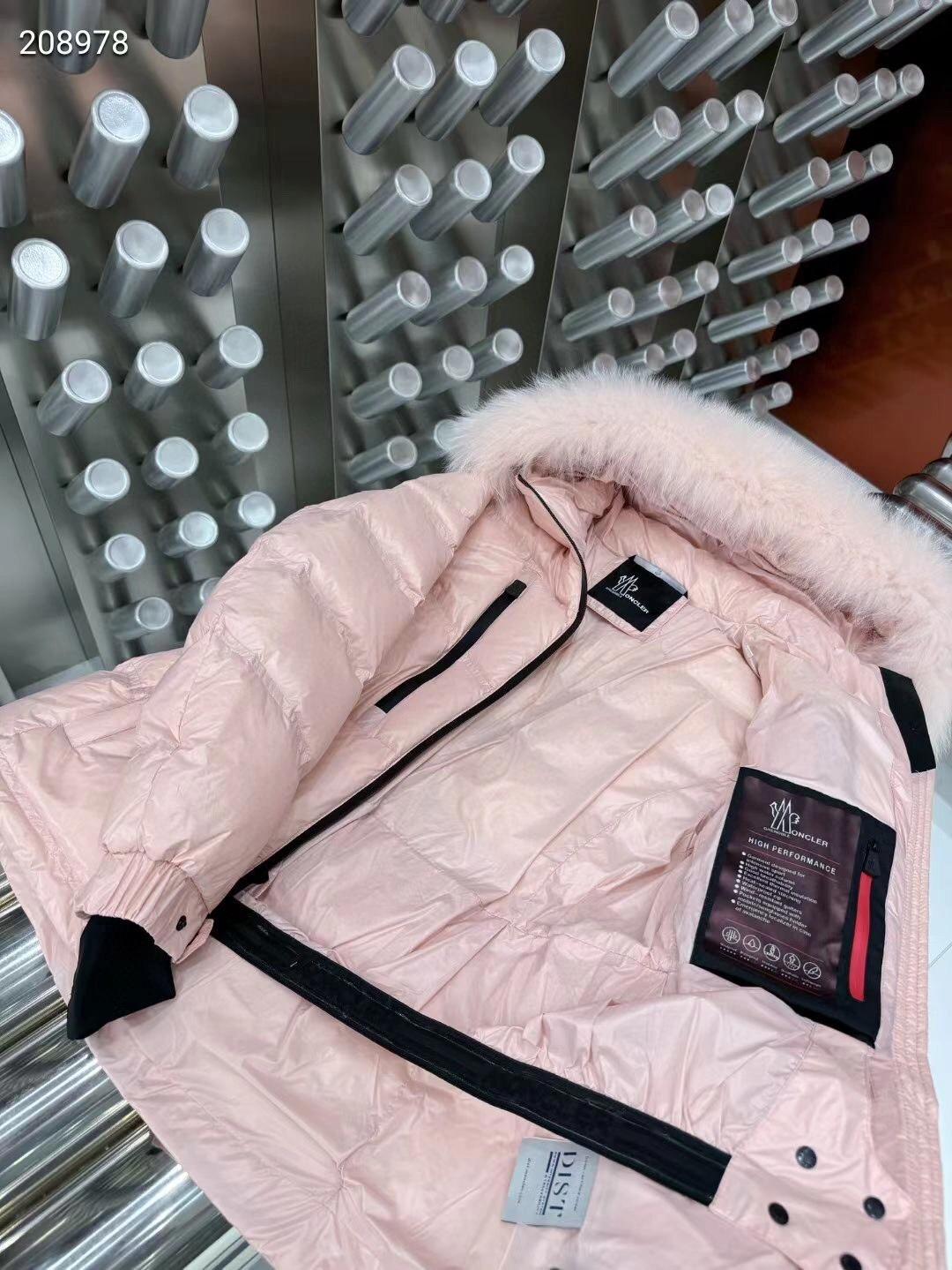 Moncler Down Jackets UrbanStyle 145898