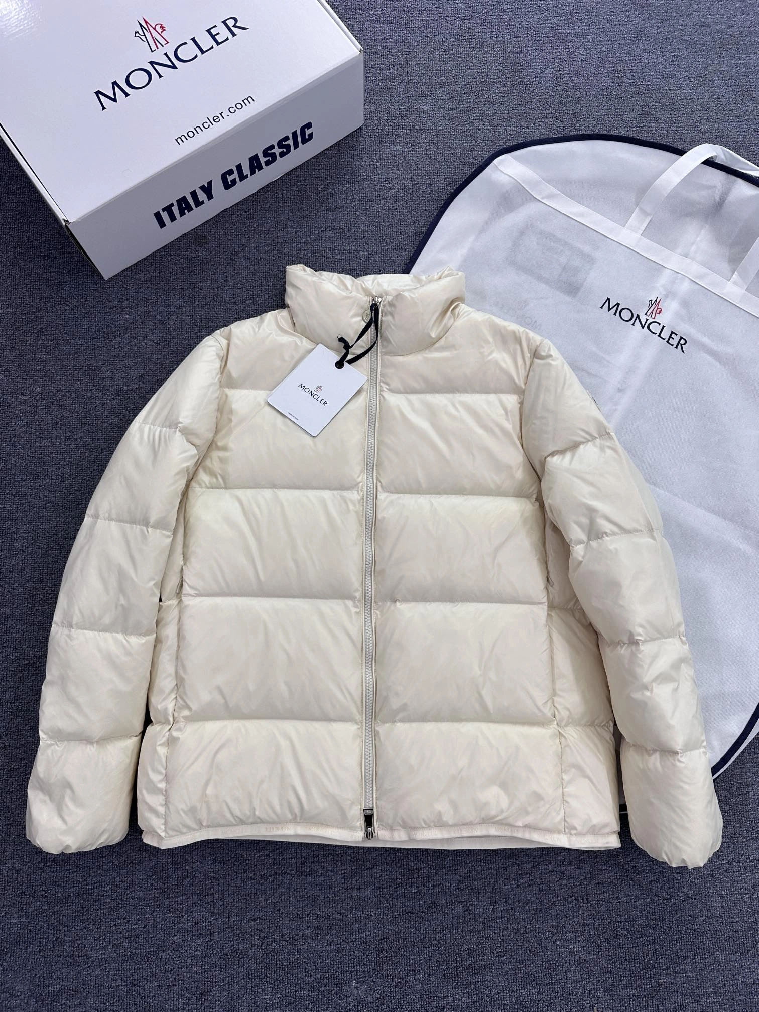 Moncler Down Jackets Attractive 145897