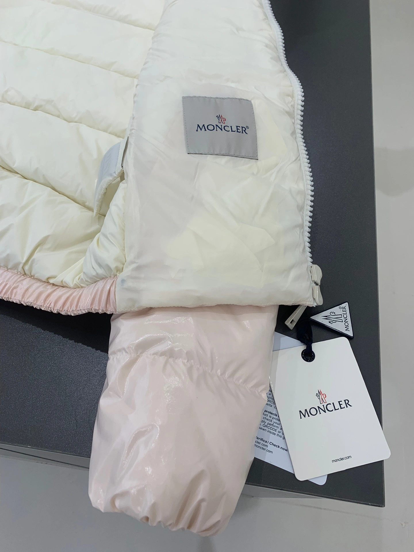 Soft Moncler Down Jackets 145891