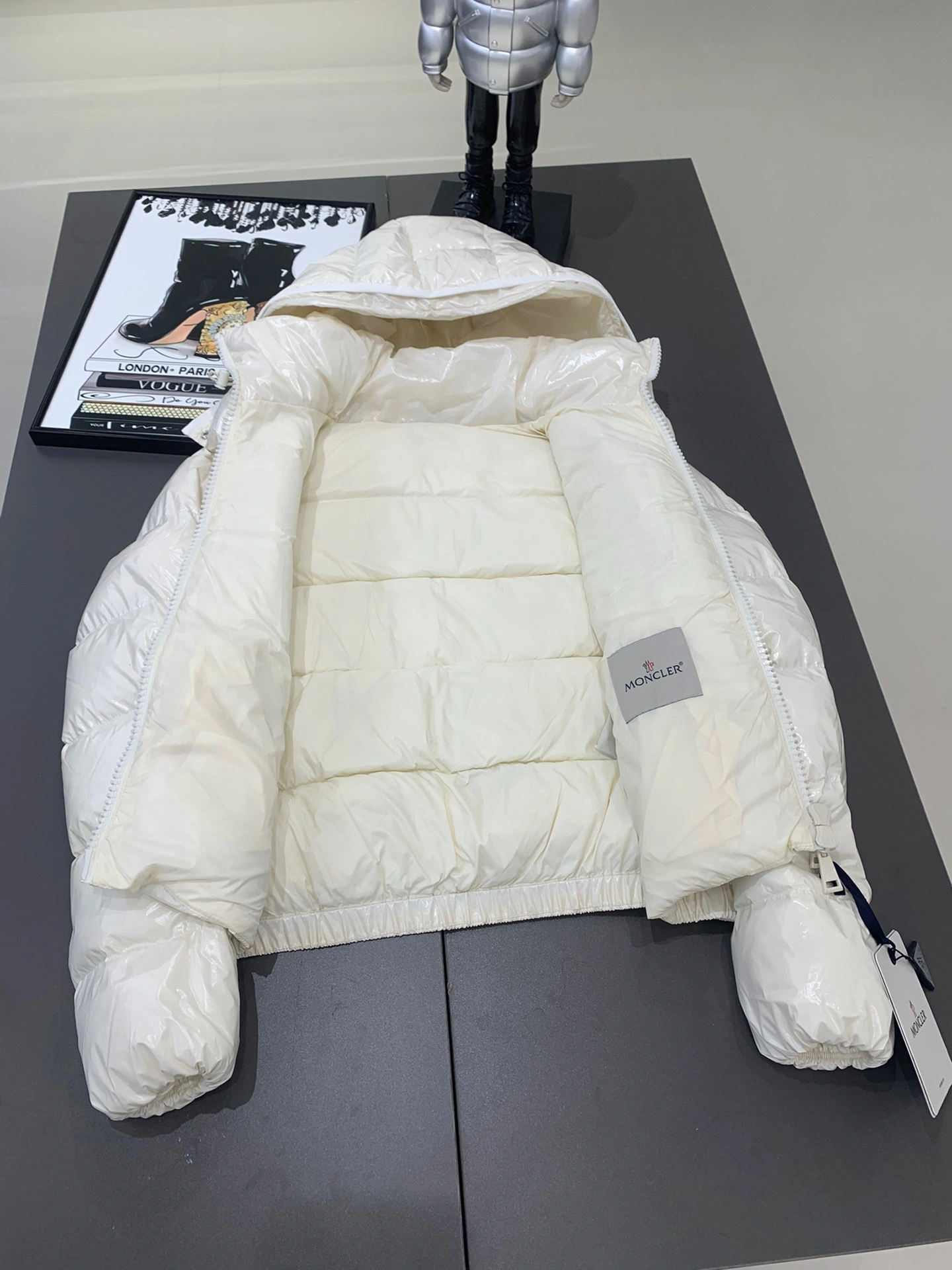 Moncler Down Jackets GoAnywhere 145885