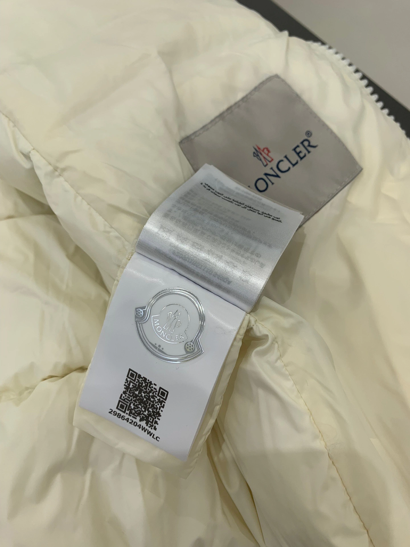 Moncler Down Jackets GoAnywhere 145885