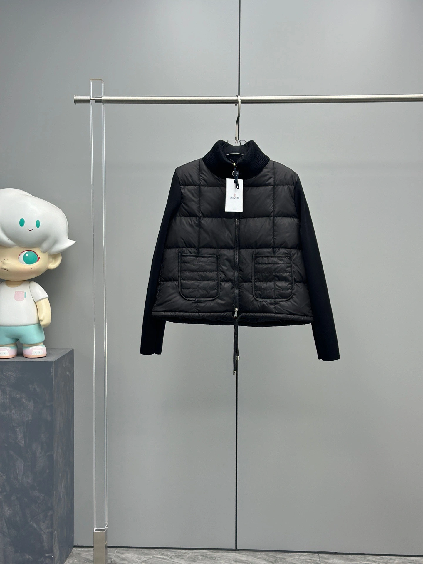 Moncler Down Jackets Bold 145886