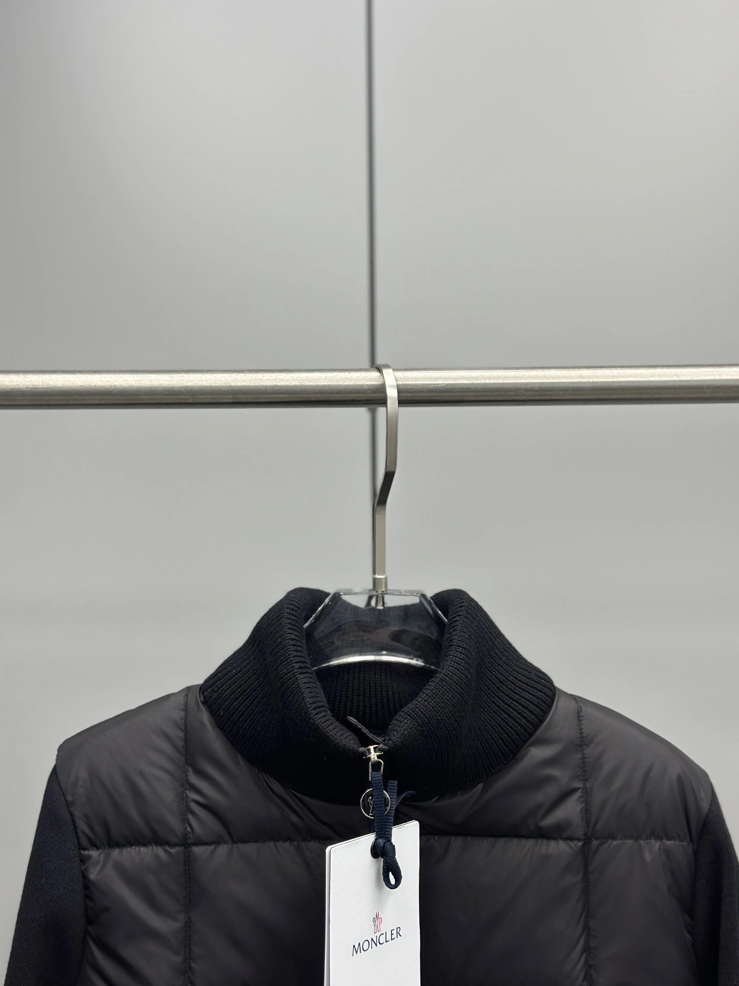 Moncler Down Jackets Bold 145886