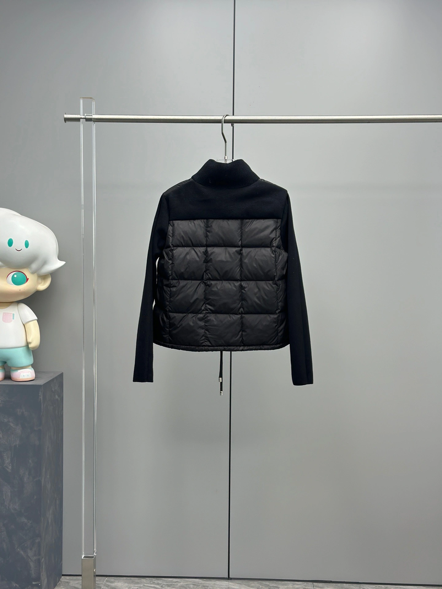 Moncler Down Jackets Bold 145886