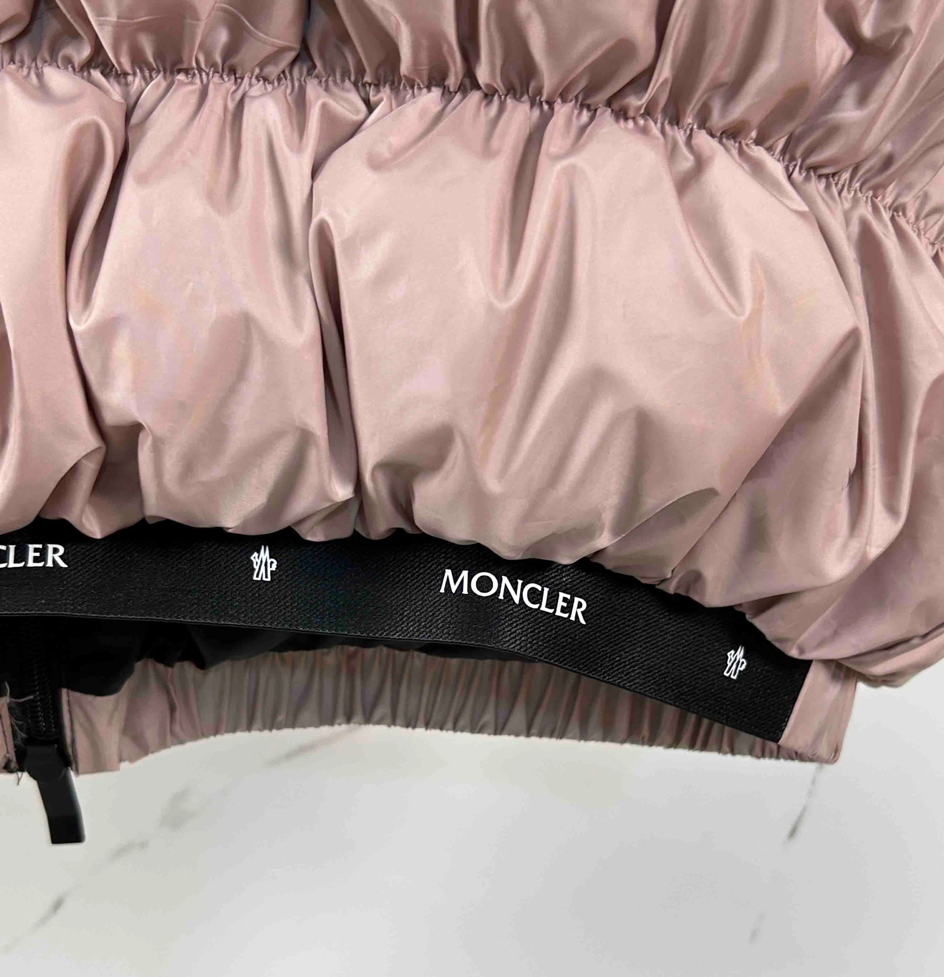 Moncler Down Jackets Breathable 145874