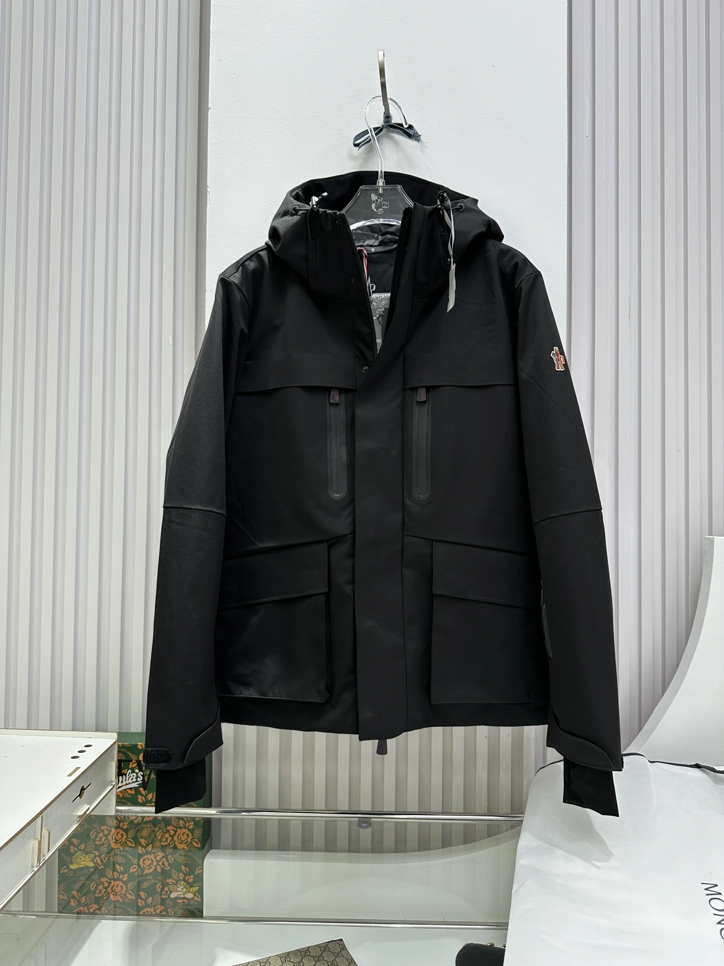 Moncler Down Jackets Bold 145871