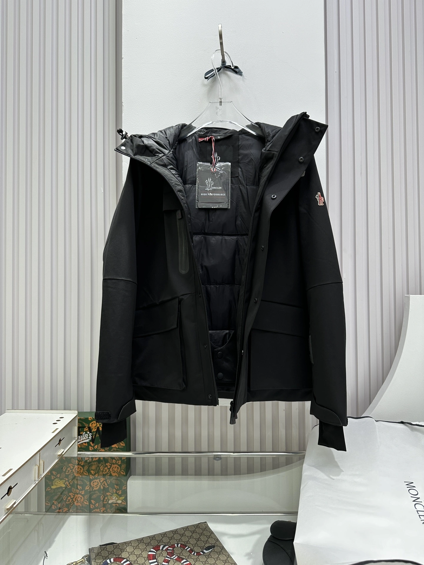 Moncler Down Jackets Bold 145871