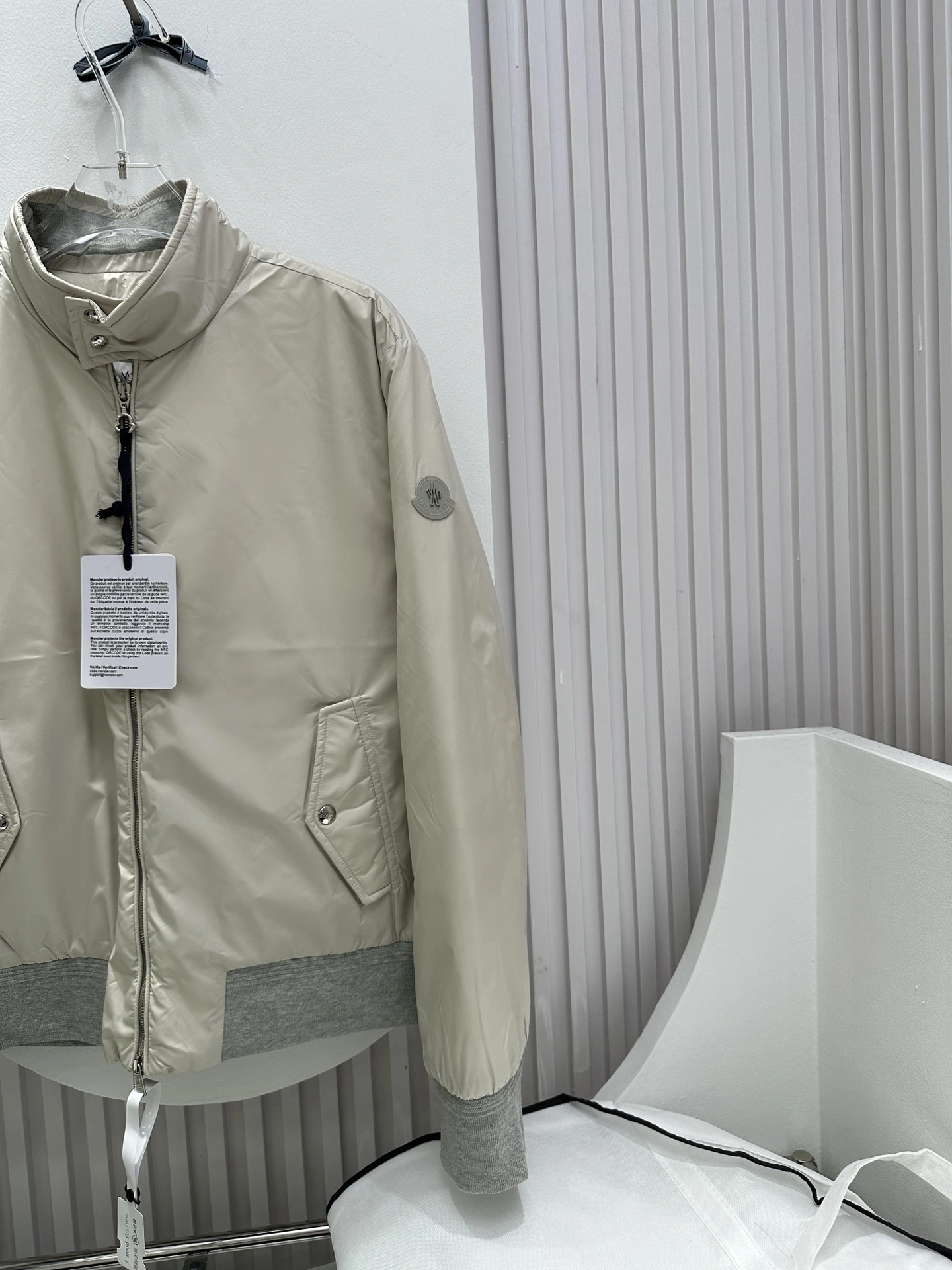 Moncler Down Jackets AllSeason 145883