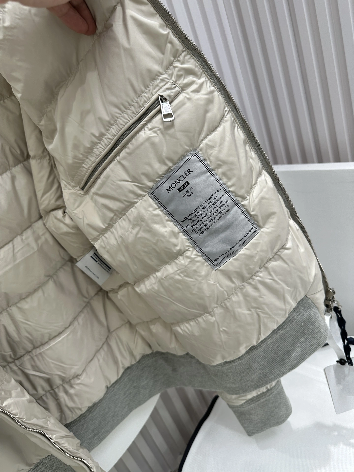 Moncler Down Jackets AllSeason 145883