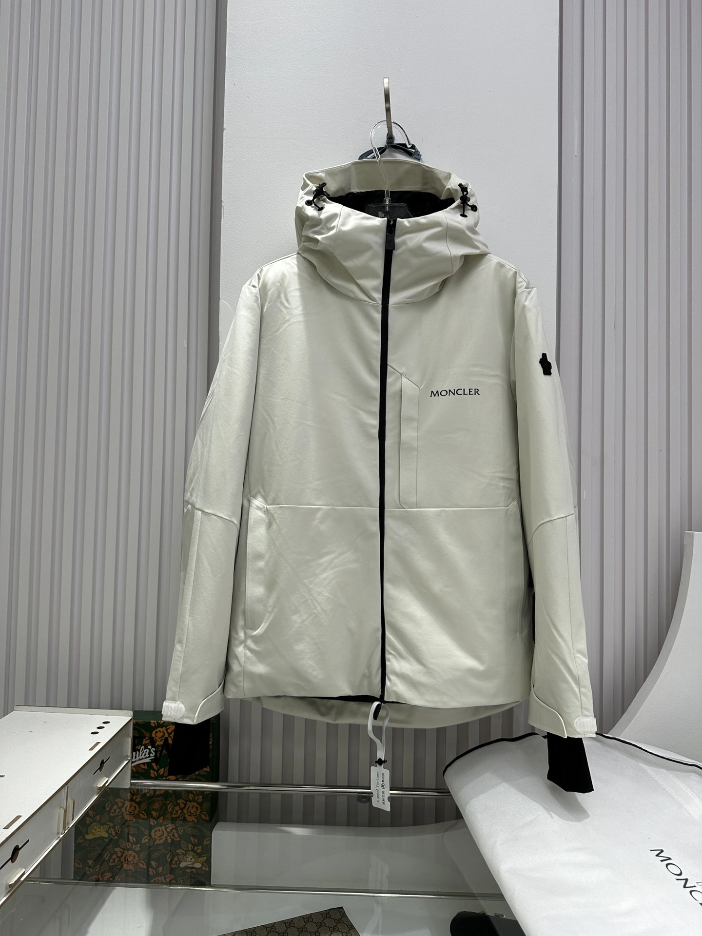 Moncler Down Jackets Practical 145863