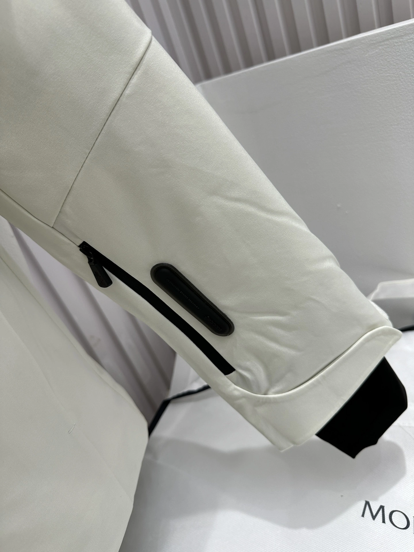 Moncler Down Jackets Practical 145863