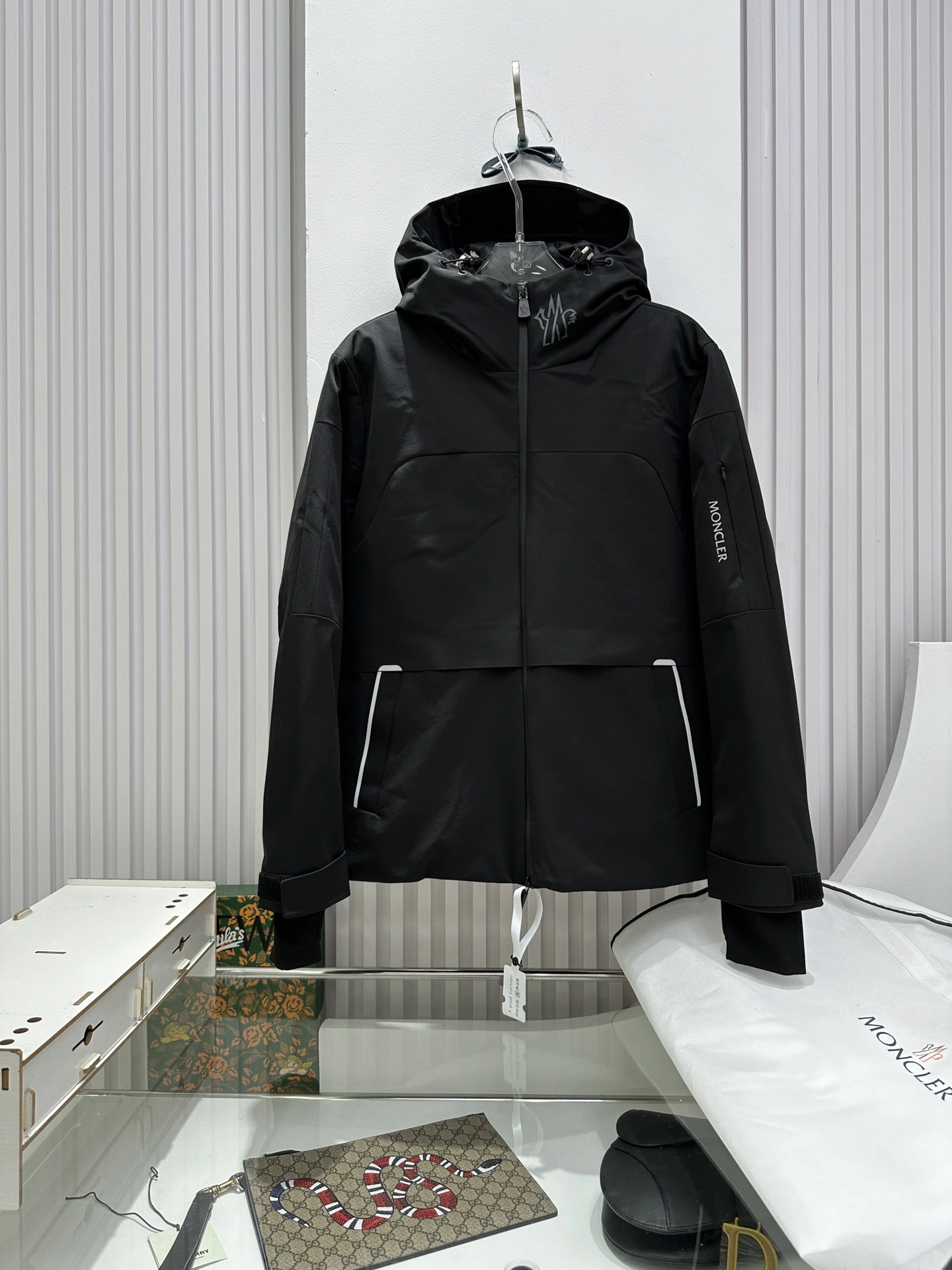 Moncler Down Jackets EasyCare 145875