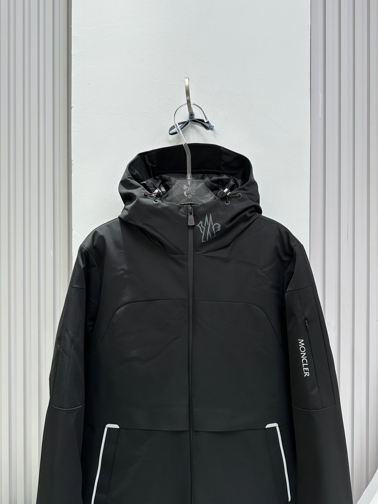Moncler Down Jackets EasyCare 145875
