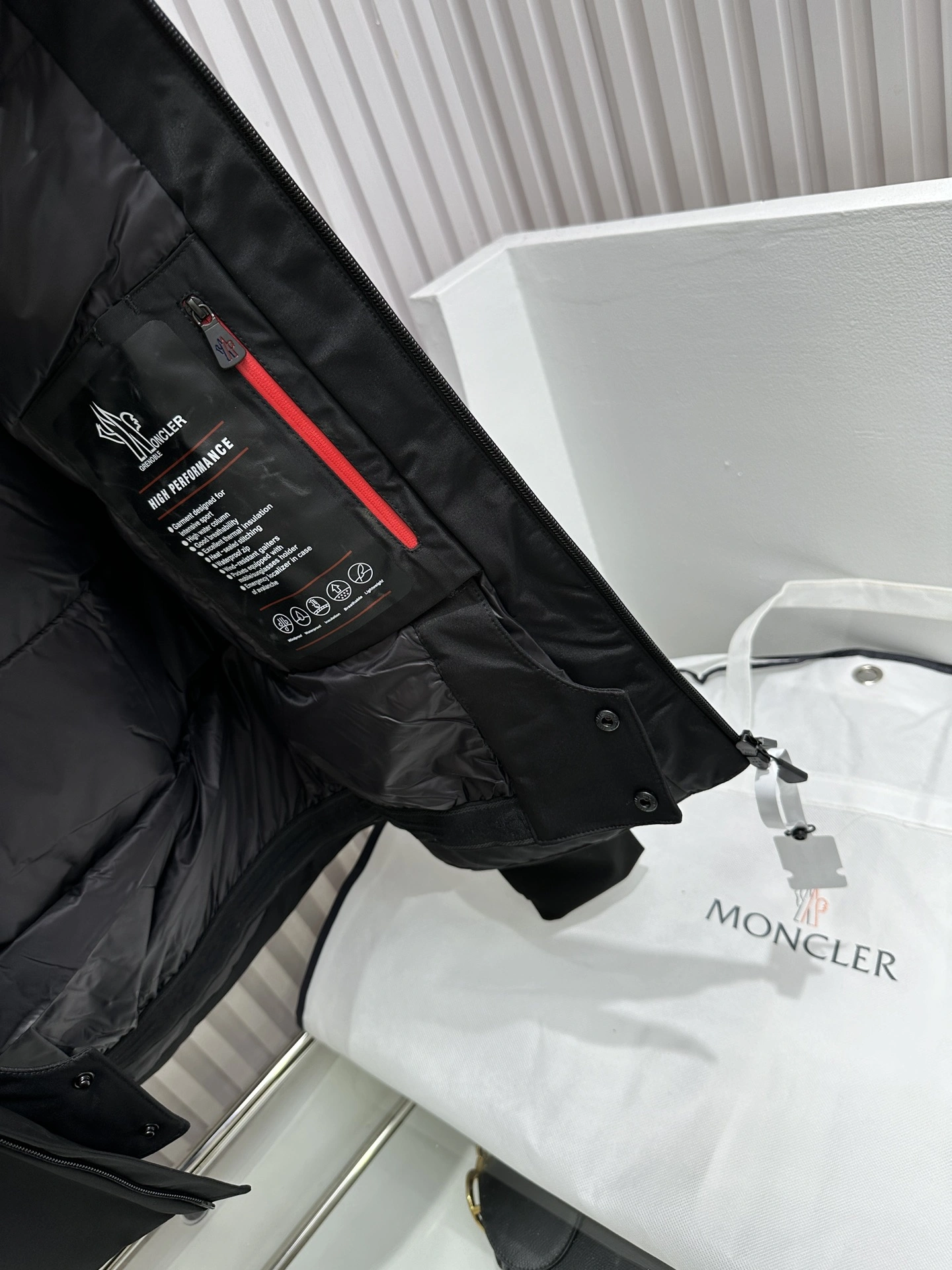 Moncler Down Jackets EasyCare 145875