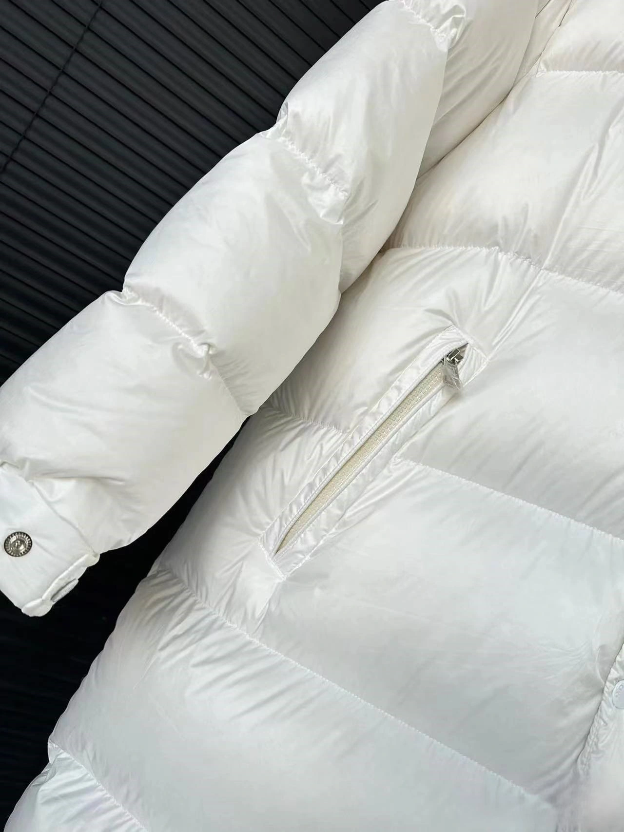 Moncler Down Jackets Practical 145862