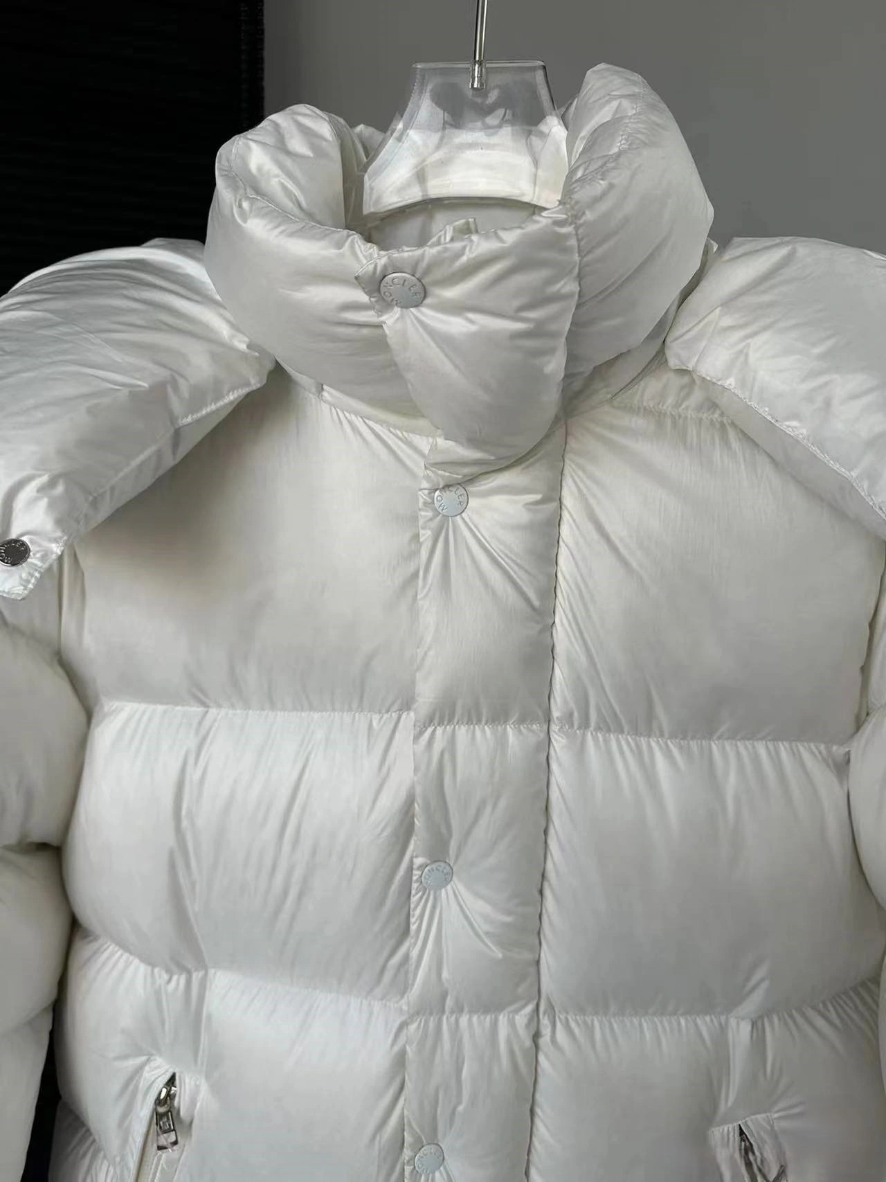 Moncler Down Jackets Practical 145862