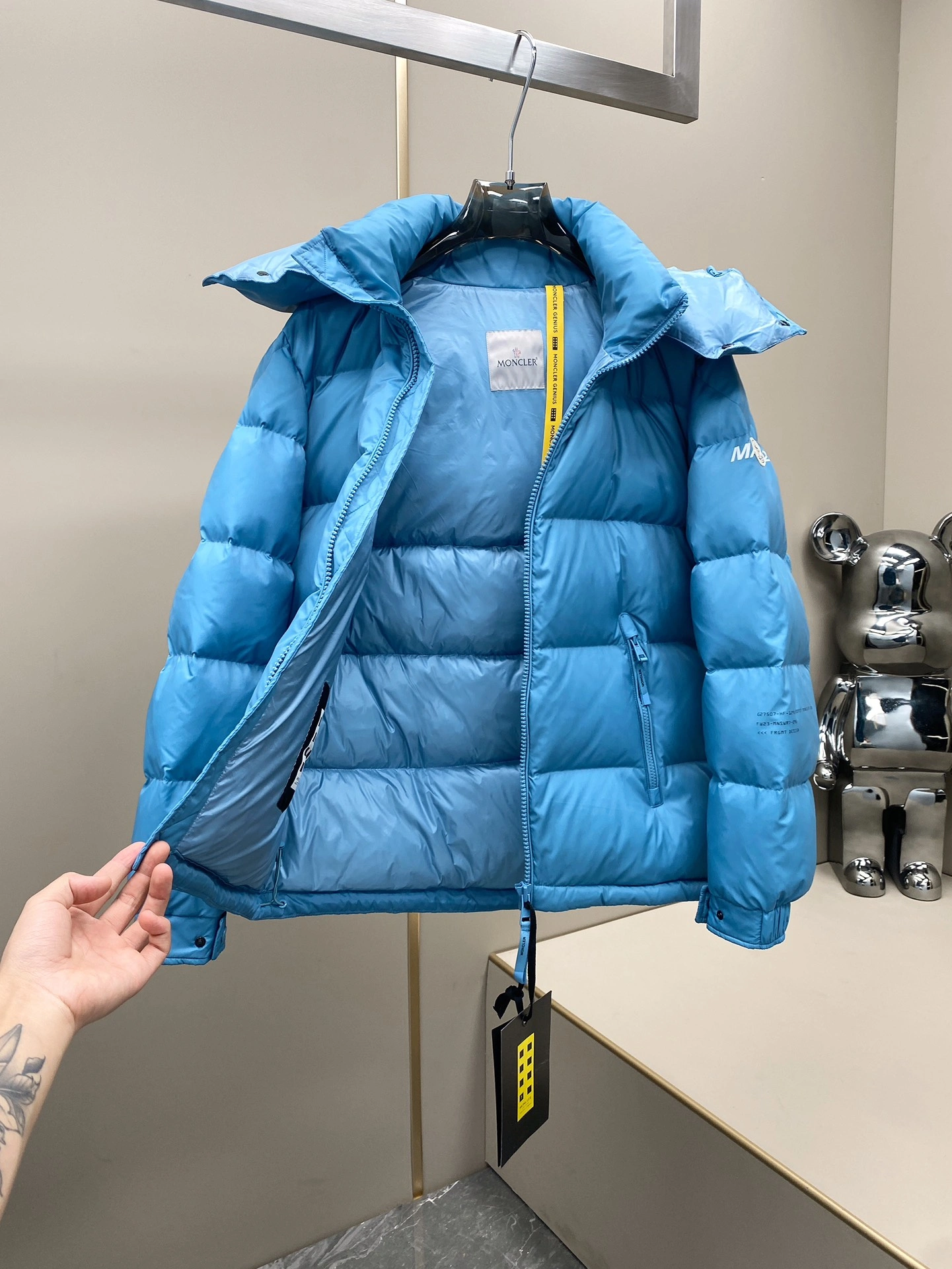 Moncler Down Jackets EasyMatch 145858
