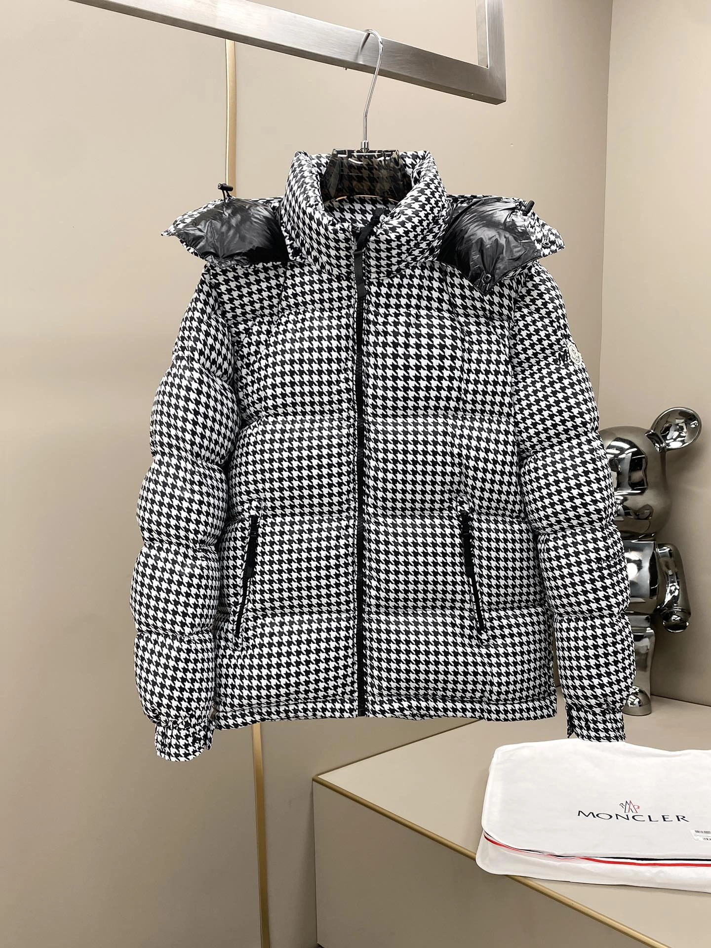 Moncler Down Jackets UrbanStyle 145859