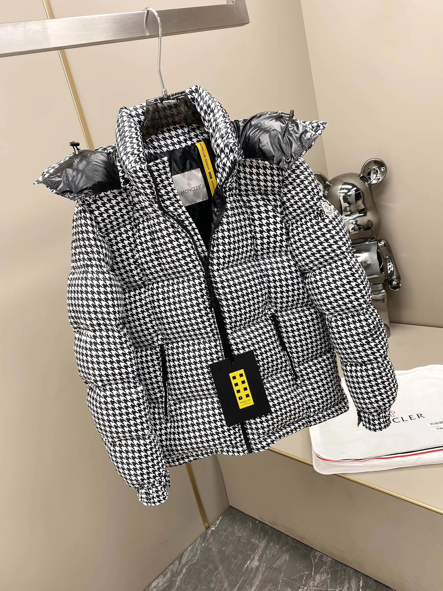 Moncler Down Jackets UrbanStyle 145859