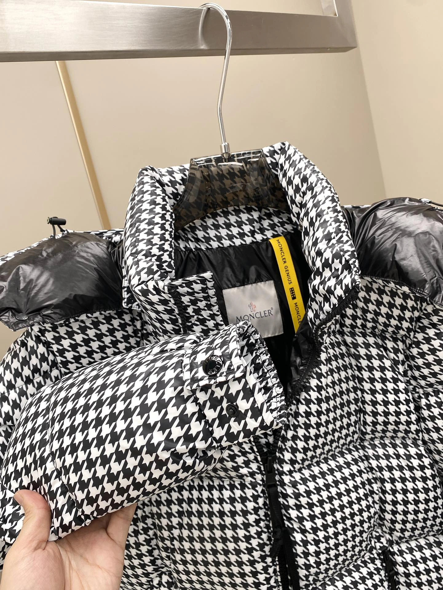 Moncler Down Jackets UrbanStyle 145859