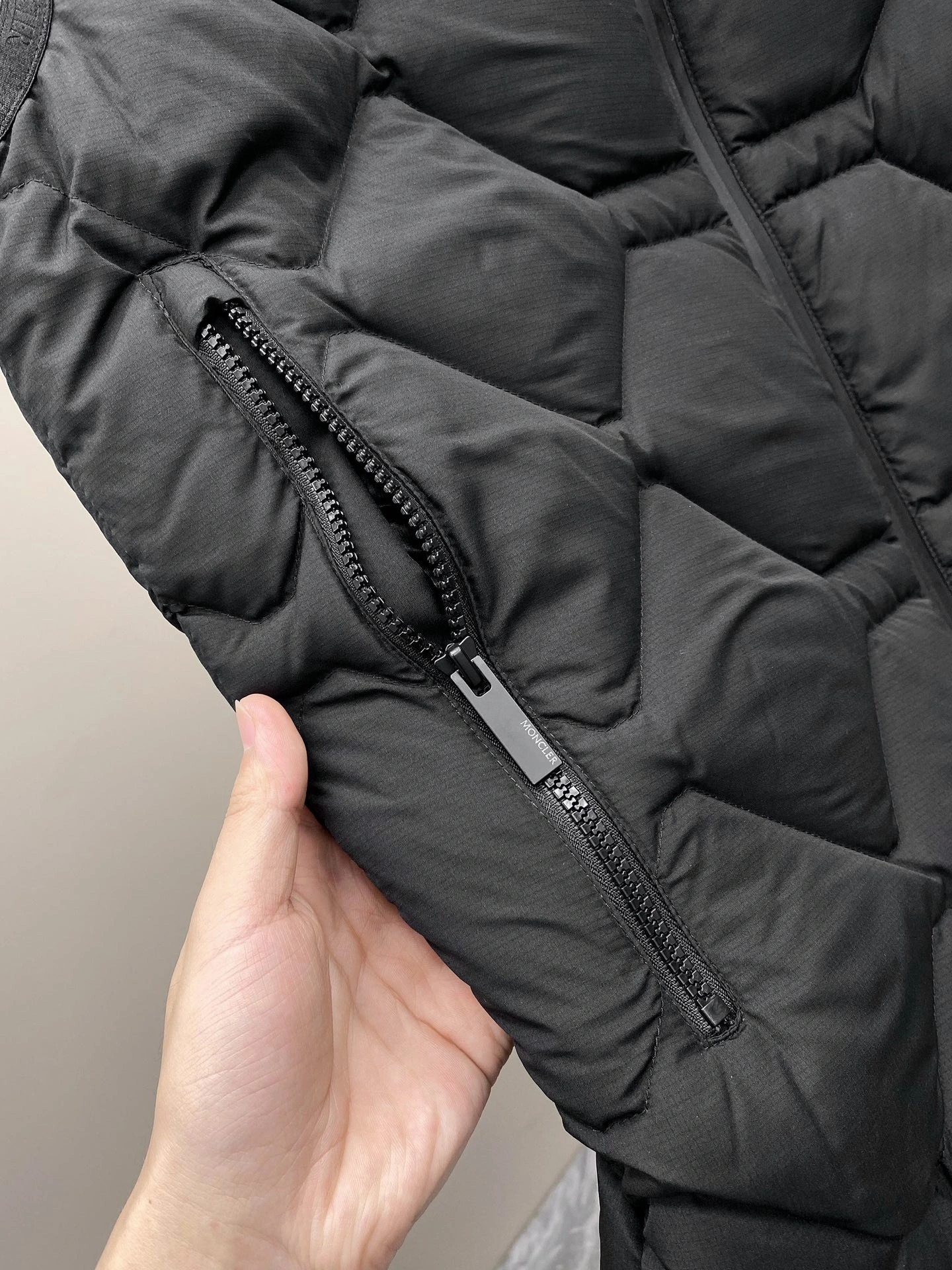 Moncler Down Jackets Trendsetting 145856