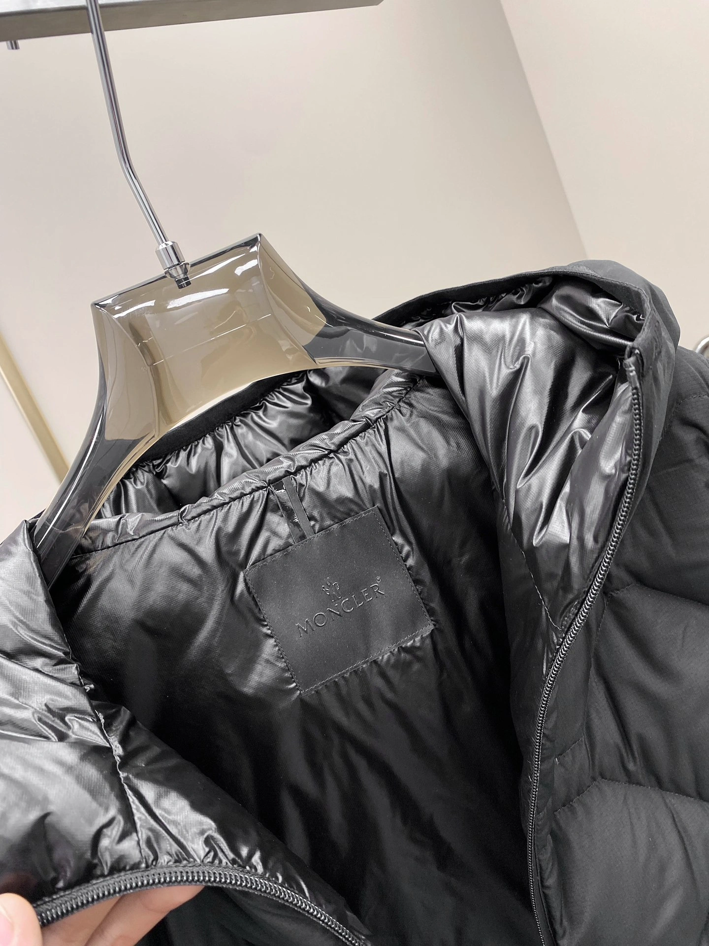 Moncler Down Jackets Trendsetting 145856