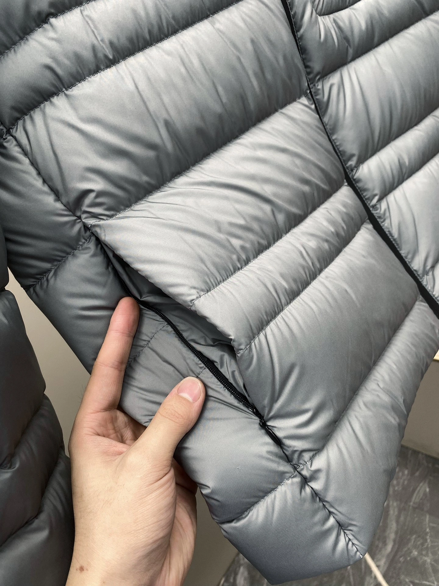 Moncler Down Jackets Durable 145854