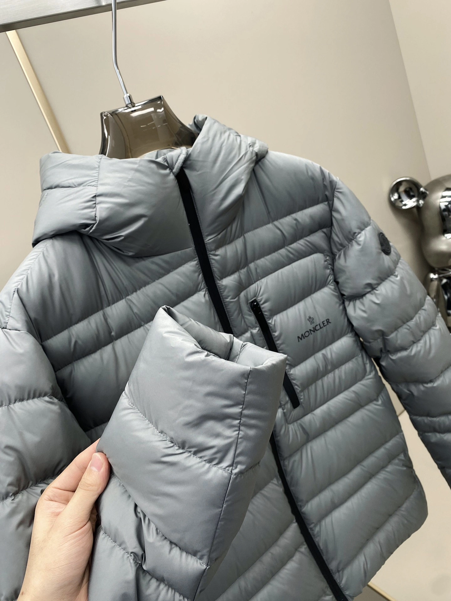 Moncler Down Jackets Durable 145854