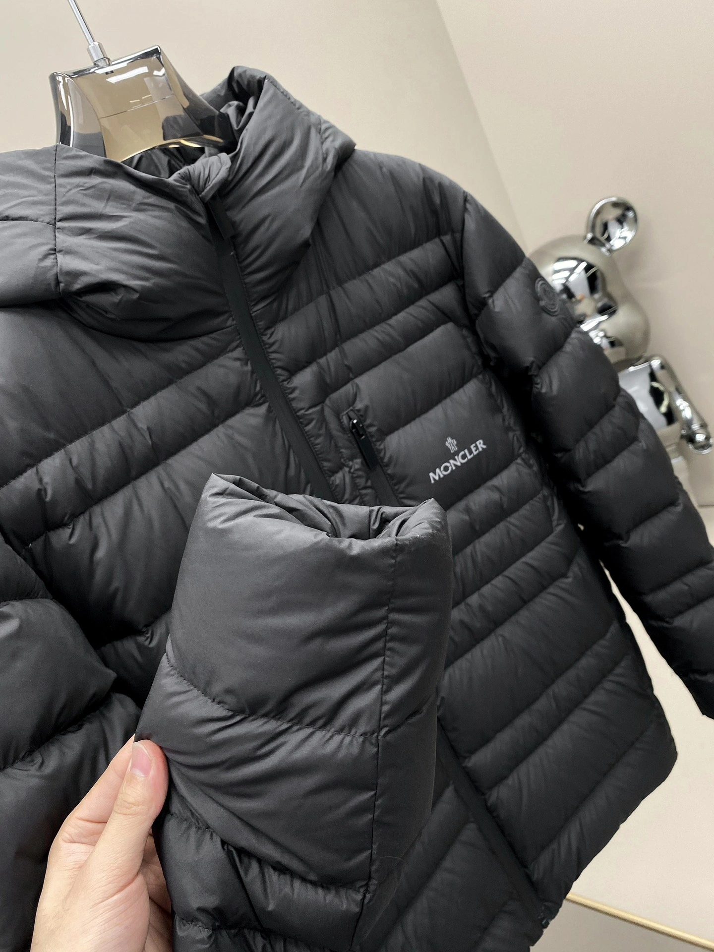 Moncler Down Jackets Stretchable 145853