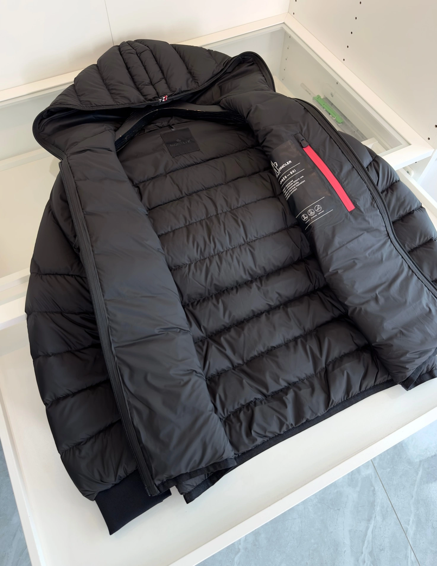 Moncler Down Jackets FlexibleFit 145850