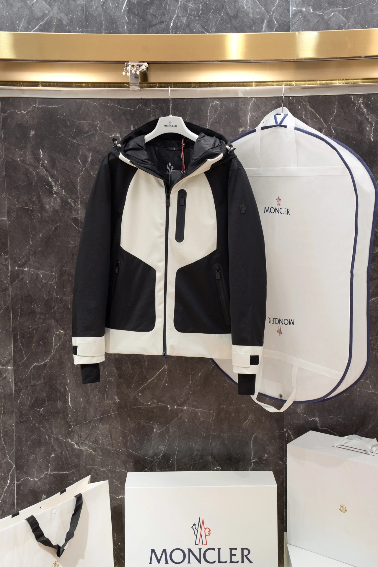 Moncler Down Jackets Modern 145849