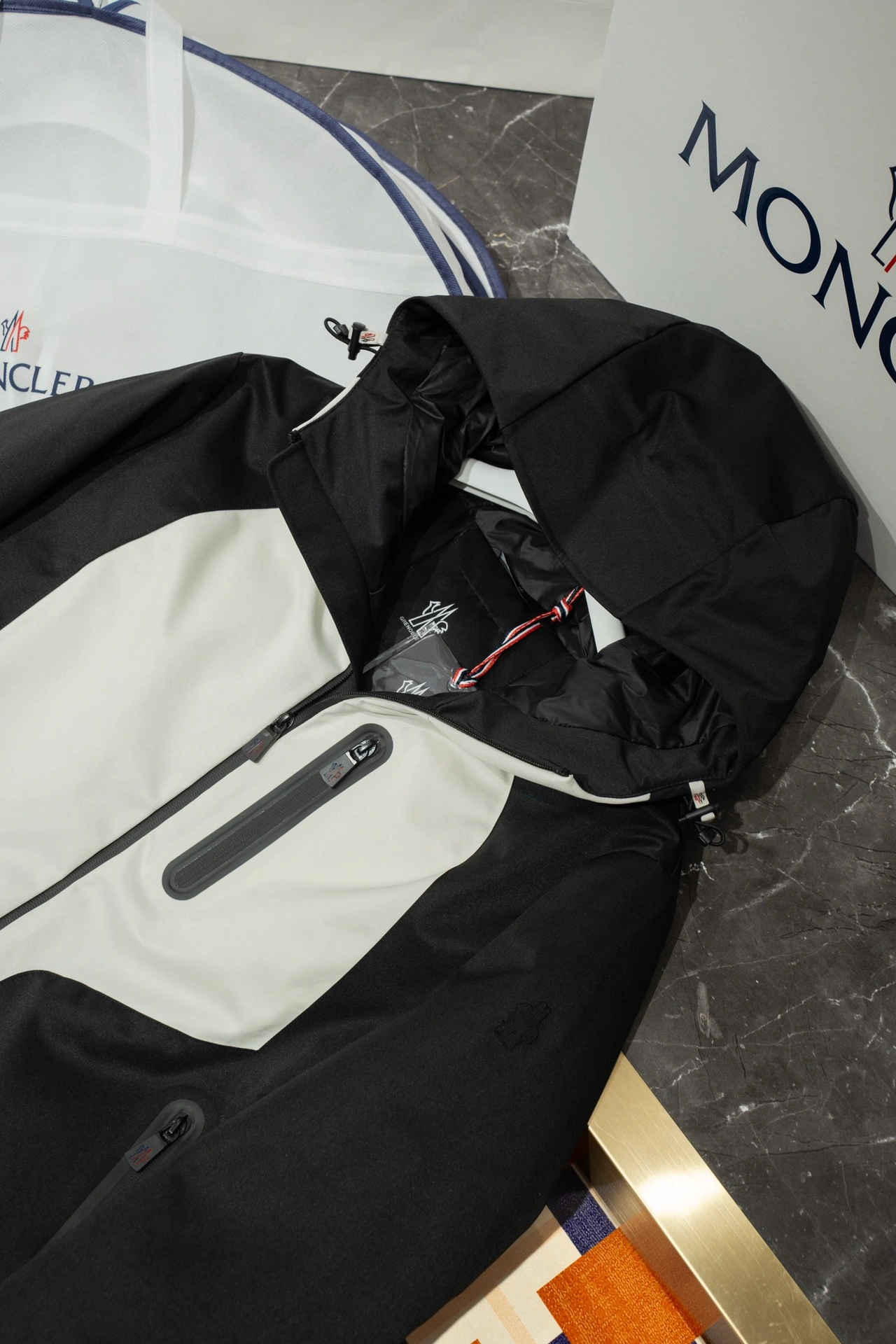 Moncler Down Jackets Modern 145849