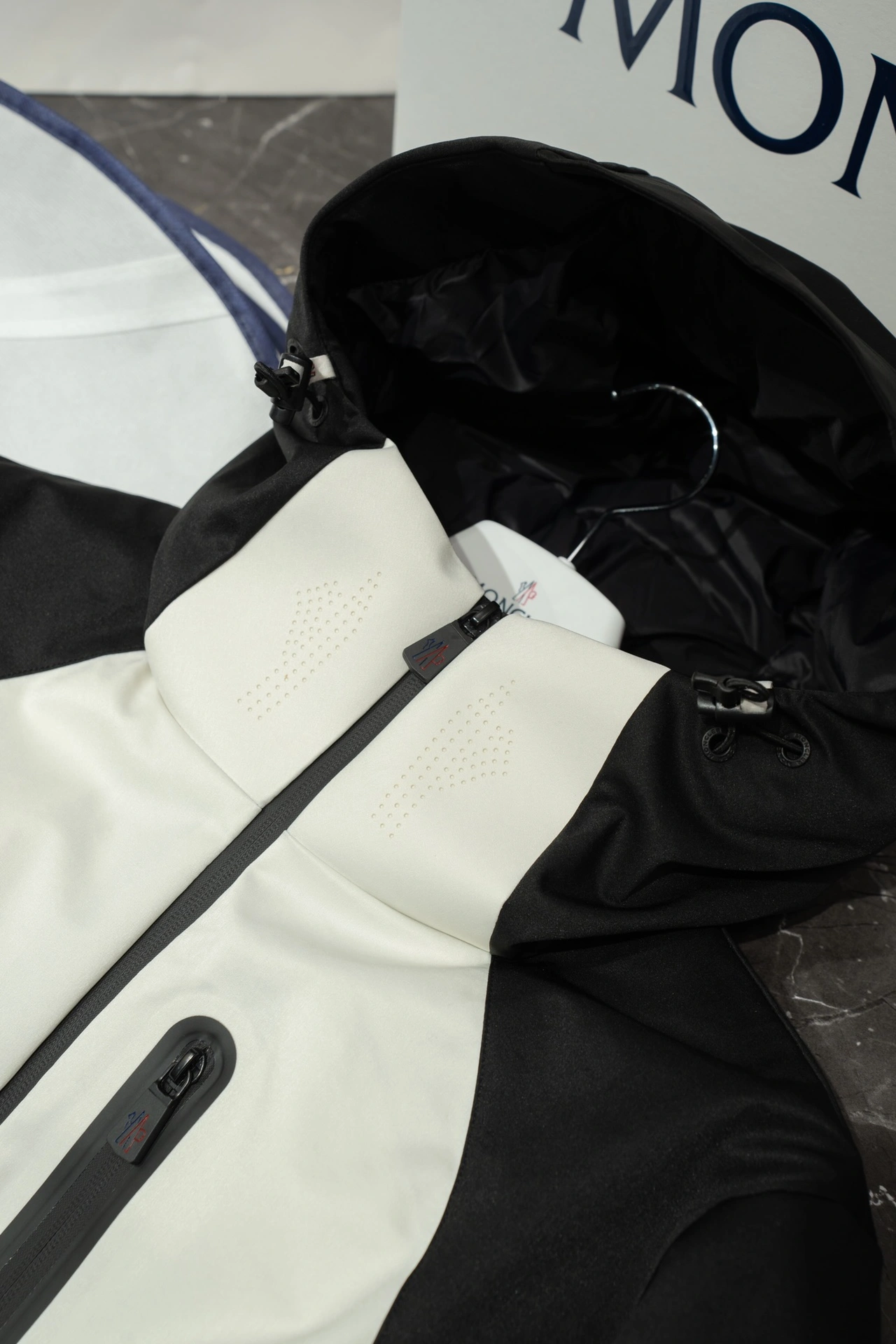Moncler Down Jackets Modern 145849
